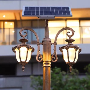 Panneaux solaires à haut lumen, diodes électroluminescentes, lampes de cour, lampes de villa, lampadaires étanches, lampes de cour rétro à haut mât - Product Image 2