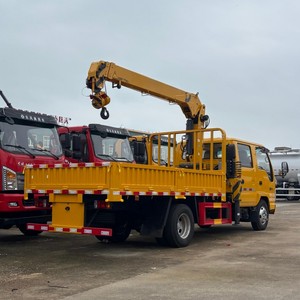 Camion Iuzu ELF à double cabine avec grue montée de 3 tonnes à 5 tonnes, mini véhicule de transport de marchandises, camion-grue pour la construction - Product Image 3