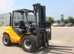 Terain Mini Neumáticos en bruto Carretilla elevadora para terreno 4x4 Elevador de contenedores Terrein Diesel Total All Diesel Engine Truck Use Engine 3500 - Product Image 3