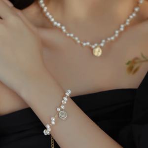 Collier en perles d'eau douce naturelles Portrait de Reine 2025 pour femmes, chaîne de clavicule de luxe haut de gamme, cadeau haut de gamme - Product Image 4