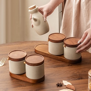 <span class=keywords><strong>Set</strong></span> di Barattoli per Condimenti in Ceramica Stile Giapponese Retrò 2026, Dispenser per Olio in Argilla Ceramica Fatto a Mano con Coperchio e Vassoio in Legno - Product Image 4