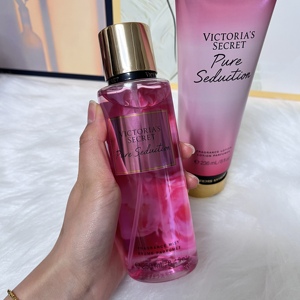 Vente en gros de parfums de marque originaux, vaporisateur Pure Seduction <span class=keywords><strong>pour</strong></span> femmes, ensemble de parfums Victoria Secret, <span class=keywords><strong>brume</strong></span> <span class=keywords><strong>pour</strong></span> le <span class=keywords><strong>corps</strong></span> et lotion <span class=keywords><strong>pour</strong></span> le <span class=keywords><strong>corps</strong></span> <span class=keywords><strong>pour</strong></span> femmes - Product Image 2