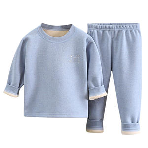 Venta al por mayor <span class=keywords><strong>de</strong></span> sublimación cálida felpa baja moq invierno recién nacido <span class=keywords><strong>Mickey</strong></span> terciopelo pies bebé polar terciopelo pijama traje - Product Image 1