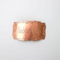 Plaque signalétique personnalisée en métal doré pour bouteille de parfum en verre étiquette de logo rigide en aluminium
