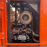 La machine est bien entretenue, d'origine coréenne, d'occasion, excavatrice sur chenilles Doosan DX225LCA pour la construction municipale