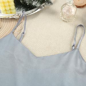 Pijama de mujer con Albornoz Halter Use un albornoz brillante y elegante para acostarse después de tomar un baño - Product Image 6