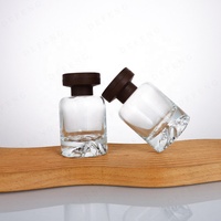 Bouteilles en verre d'aromathérapie rondes uniques populaires haut de gamme 120ml diffuseur de roseau à bouchon à vis transparent pour carton d'hôtel à domicile 100 pièces