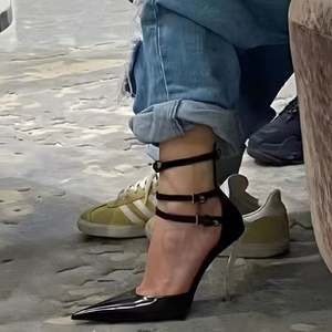 Chaussures fines en <span class=keywords><strong>cuir</strong></span> verni à bout pointu 3 bretelles bande étroite bride à la cheville talons hauts fins sandales de fête à talon en métal - Product Image 4