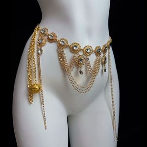 BANSEY Exquisite Brustklemmen mit klaren Edelsteinen und drapierten Goldketten, Alligator-Clips, künstliches Nippelpiercing, sexy Dessous-Schmuck - Product Image 6