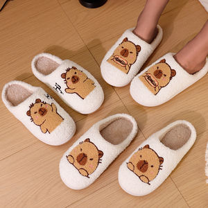 Nouvelles pantoufles en fourrure pour femmes avec semelle TPR de qualité supérieure, doublure en peluche, pantoufles d'intérieur pour femmes de qualité supérieure - Product Image 2