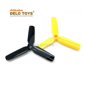DELO TOYS Pièces de bricolage Blocs de construction en plastique Matériel ABS Briques Hélice 3 pales 9 diamètres avec encoche centrale (NO.15790) - Product Image 1