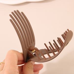 Nouvelle <span class=keywords><strong>pince</strong></span> <span class=keywords><strong>à</strong></span> cheveux plate et ronde, <span class=keywords><strong>pince</strong></span> <span class=keywords><strong>à</strong></span> <span class=keywords><strong>bec</strong></span> de canard, dents fortes, peut s'incurver confortablement, design incurvé, <span class=keywords><strong>pince</strong></span> <span class=keywords><strong>à</strong></span> cheveux - Product Image 4