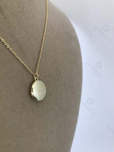 Diseños de collar de medallón dorado de plata de ley cz de moda para mujer - Product Image 3