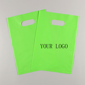 Sacs à T-shirts refermables personnalisés en <span class=keywords><strong>plastique</strong></span> <span class=keywords><strong>LDPE</strong></span> durable de haute qualité avec poignée découpée et votre propre logo, modèle YS S23 - Product Image 1