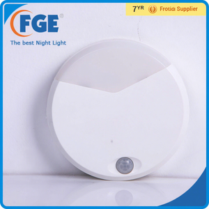 Détecteur de mouvement PIR certifié CE RoHS, veilleuse <span class=keywords><strong>LED</strong></span> à piles, allumage/extinction automatique, idéal pour chambre, couloir et placard - Product Image 1