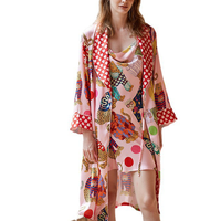 Ensemble deux pièces de vêtements de nuit et de détente en soie satinée glacée pour femme, imprimé léopard et cœurs, comprenant une robe longue à manches longues et une camisole de nuit