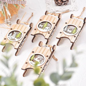 Adornos navideños de trineo de madera, decoraciones colgantes cortadas con láser para árbol, estilo rústico, decoración navideña. - Product Image 1