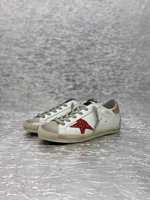 Nouvelles Chaussures Décontractées de Marche 2026 en Cuir Véritable Respirant avec Logo Doré Gravé et Décorations Étoiles