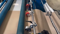 Machine de laminage de film semi-automatique pour la formation d'emballages