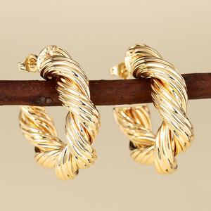 อาลีบาบา อินเตอร์เนชั่นแนล โกลเด้น ทวิสต์ ฮูปต่างหูผู้หญิงหรูหราสวมใส่ได้ทุกวันเครื่องประดับทอง E4421 - Product Image 4