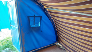 Abri de secours tunnel en PVC demi-circulaire toutes saisons avec isolation de haute qualité et couche en aluminium - Product Image 4