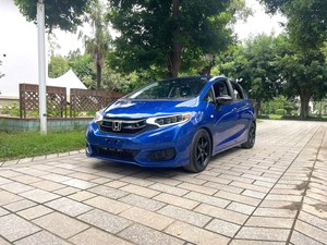 Honda Fit Comfort 2018 avec toit ouvrant |   1,5 L CVT automatique |   Offres d'expédition internationales fiables à fort potentiel de revente - Product Image 1