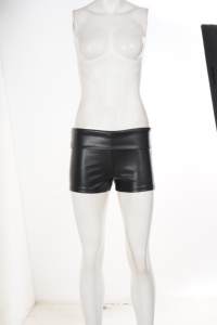 Shorts en similicuir noir brillant pour femmes, taille haute, mini-shorts au-dessus du genou pour la danse, les festivals et les soirées - Product Image 6