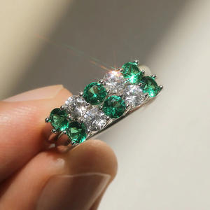 Anillo de Diamantes Esmeralda Q805, Plata 925, Engaste de Garras, Anillo de Compromiso para Mujer, Gema Redonda de Corte Brillante, Joyería Fina - Product Image 1