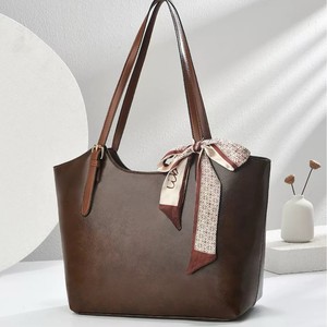 Women's Tote Bag Blue Gray Oiled Leather Zipper Closure Everyday Commute Shoulder Bag With Letters Decoration - Product Image 2