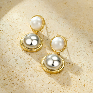 Prodotti di Tendenza Nuovi Arrivi <span class=keywords><strong>Orecchini</strong></span> a Perno con Perla in Acciaio Inossidabile Color Oro <span class=keywords><strong>e</strong></span> <span class=keywords><strong>Argento</strong></span> per Donna Vendita all'Ingrosso - Product Image 2
