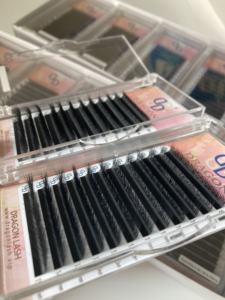 ขนตาปลอมแบบหลายชั้น 0.03 LC LM 5D รุ่น Camellia ง่ายต่อการจัดทรง ทำด้วยมือจากเส้นใยสังเคราะห์ นุ่มพิเศษ แบบสองชั้น ขนาด 8-15 มม. คละไซส์ - Product Image 2