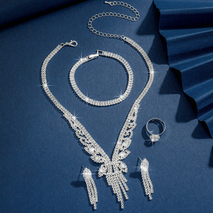 Juego de Joyería Nupcial al por Mayor - Collar y Pendientes para Combinar con Vestido de Novia - Product Image 2