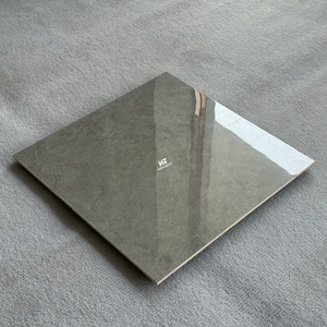 Moderne Piastrelle in Gres Porcellanato Effetto Marmo Grigio Scuro Lucido per Pavimenti di Soggiorno e Camera da Letto - Product Image 4