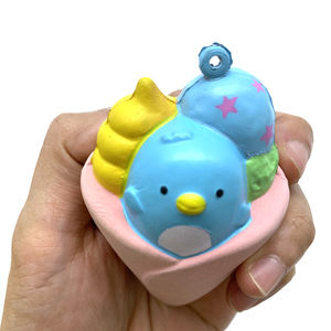 Jouet anti-stress à presser en PU souple à rebond lent, personnalisé, en forme de petit pendentif coloré, simulant un tube de crè<span class=keywords><strong>me</strong></span> glacée ou un dessert - Product Image 5