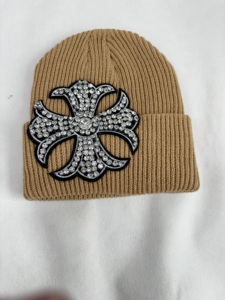 Yihaoyi Berretto Lavorato a Maglia con Strass di Lusso Fatto a Mano per Donne, Caldo Cappello Invernale di Design, Moda Streetwear - Product Image 5