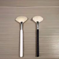 Pinceau éventail en poils de chèvre naturels super doux et moelleux, marque privée, pour blush, poudre, maquillage du visage