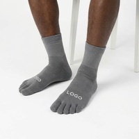 Chaussettes de sport ultra douces à logo personnalisé, mi-mollet, respirantes, séchage rapide, 5 orteils, pour la gym, l'entraînement et les cours de fitness