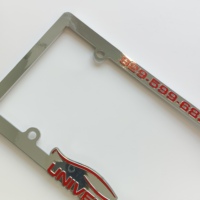 Cadre de plaque d'immatriculation en acier inoxydable chromé avec logo personnalisé, 4 trous, texte en relief, cadre publicitaire pour concessionnaires automobiles