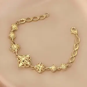 Bracelet en or rose classique de haute qualité pour femme Bijoux en plaqué or 18 carats avec un charmant design de flocon de neige