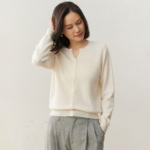 Cardigan <span class=keywords><strong>in</strong></span> Cashmere Personalizzato per Donna <span class=keywords><strong>con</strong></span> <span class=keywords><strong>Bordo</strong></span> <span class=keywords><strong>in</strong></span> <span class=keywords><strong>Pizzo</strong></span>, Classico Collo Tondo, Bottoni Frontali, Maglione <span class=keywords><strong>in</strong></span> Lana Lavorato a <span class=keywords><strong>Maglia</strong></span> per Primavera e Autunno - Product Image 1