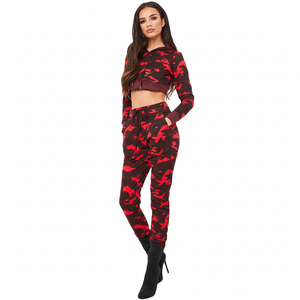 Ensemble de survêtement en molleton 2 pièces à imprimé camouflage pour femmes adulte décontracté jogging combinaison d'entraînement haut court imprimé camouflage ensemble de fitness yoga OEM - Product Image 1
