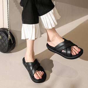 Zapatillas <span class=keywords><strong>de</strong></span> punta abierta redonda personalizadas para mujer, Sandalias planas <span class=keywords><strong>de</strong></span> cuero genuino negro, <span class=keywords><strong>de</strong></span> diseñador <span class=keywords><strong>de</strong></span> verano - Product Image 6