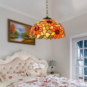 Lámpara de Araña de Cristal Artístico Tiffany Estilo Pastoral de 12'' con Diseño de Girasol para Dormitorio, Comedor, Luces Colgantes Elegantes para Decoración del Hogar - Product Image 2