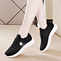 Nouvelles baskets légères à lacets pour femme Printemps-Été 2026, chaussures de course en maille polyvalentes, chaussures d'étudiant, vente en gros
