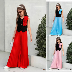 Completo Estivo 2026 per Bambine: Gilet Senza Maniche con Fiori 3D e <span class=keywords><strong>Pantaloni</strong></span> a Vita Alta a Gamba Larga <span class=keywords><strong>Plissettati</strong></span> - Set 2 Pezzi - Product Image 4
