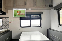 Televisión inteligente de 15,6 pulgadas, debajo del armario, 12V, RV, TV abatible hacia abajo, TV de cocina para autocaravana