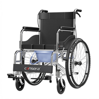 Fauteuil roulant économique avec cadre en acier au carbone, coussin en maille Oxford, pneus pleins de 24 pouces, frein à main et récipient pour fournitures de réadaptation