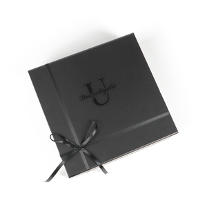 Boîte à cadeaux pliable en papier de luxe sur mesure, noir mat, boutique, boîte à vêtements pliable avec insert en satin, couvercle magnétique - Product Image 3