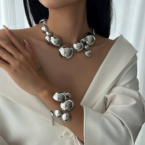 2025 nueva llegada al por mayor textura geométrica collar ovalado gota de agua borla capas geométrico colgante de hierro collar - Product Image 2