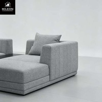 Canapé d'angle en L gris clair de style européen, mobilier de salon minimaliste, canapé modulaire de loisirs en tissu premium